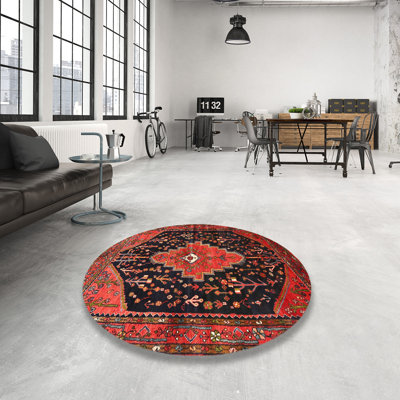 Tapis rouge à motif sud-ouest