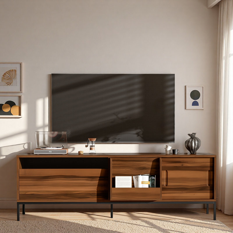Meuble télé moderne avec espace de rangement, portes coulissantes, tablettes réglables et structure en métal, Brun