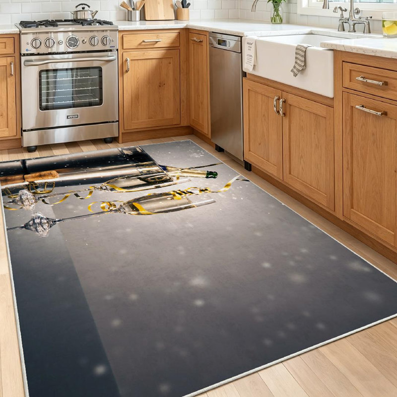 Tapis intérieur doré lavable à la machine, motif de paire de coupes de champagne et de bouteilles, Rectangle 39 po x 63 po