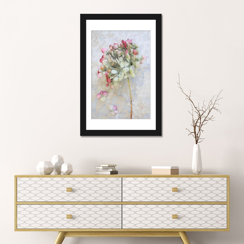 «Hydrangea pastel séché I», reproduction sur toile, Papier d'art encadré noir, H 24 po x l 16 po x P 1 po, Blanc