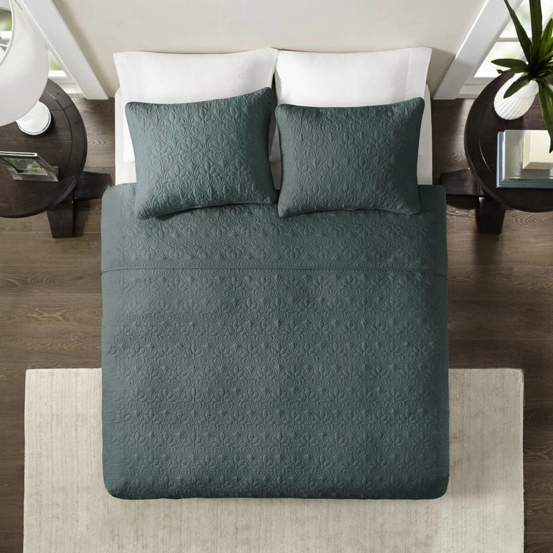 Couvre-lit réversible 3 pièces pour grand lit - surdimensionné pour un confort maximal du matelas, coton prélavé rembourré pour le confort, comprend deux taies décoratives, lavable à la machine pour une couverture optimale,