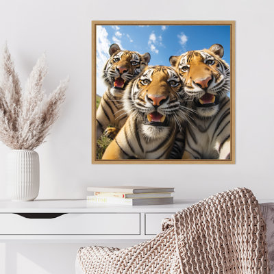 «Funny Animal Tiger Selfie» par The Creative Bunch Studio, reproduction d'art sur toile encadrée