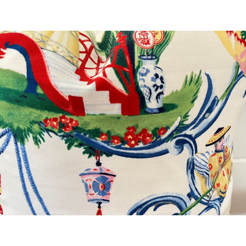 Housse de coussin beige en chinoiserie, H 21 po x l 21 po