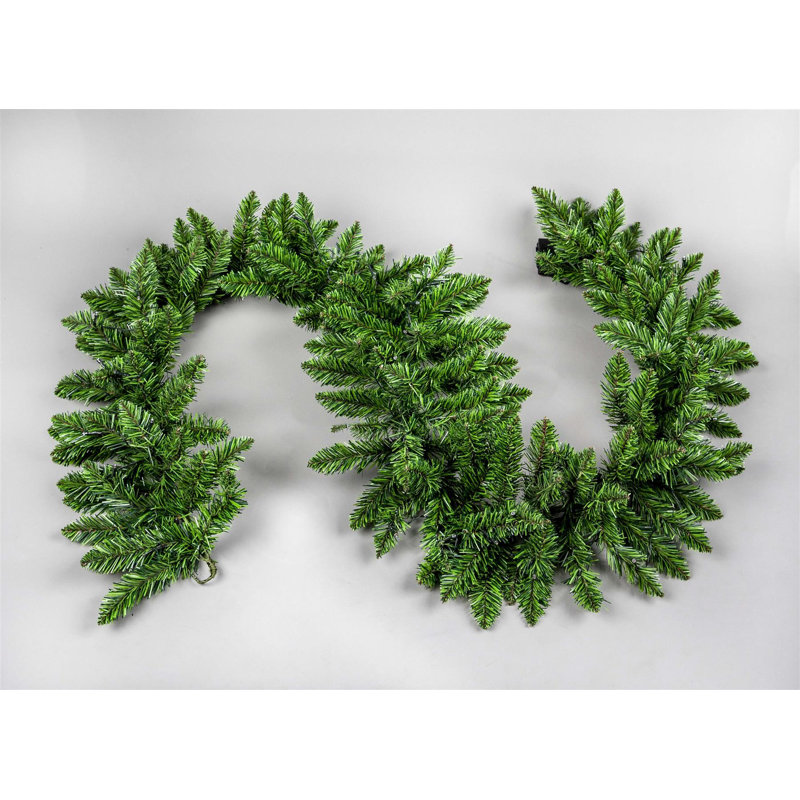 Faux Lighted PVC 78.74cm Christmas Wreath, Green