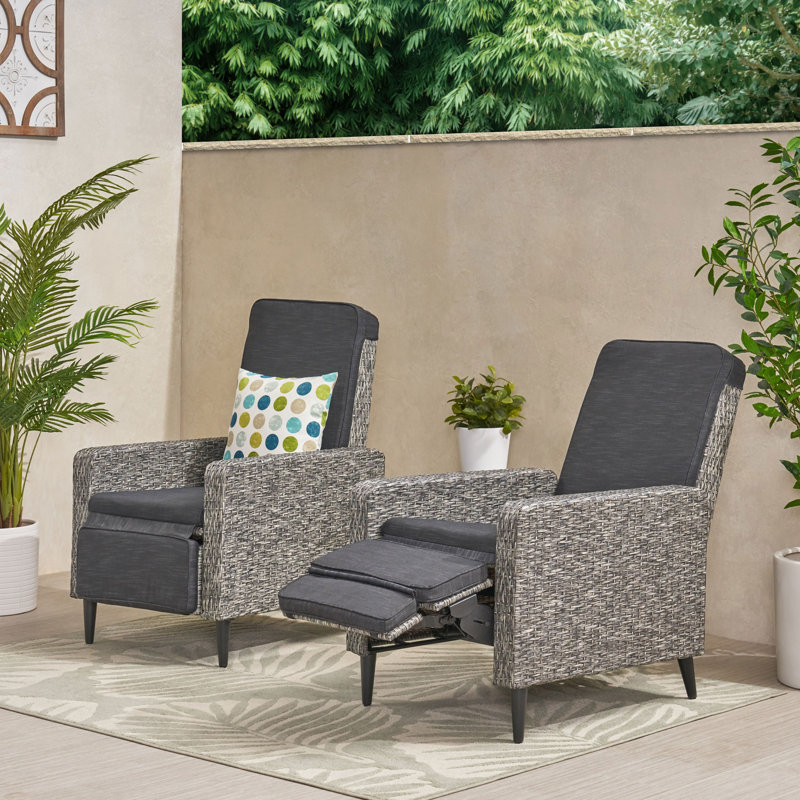 Chaise de patio avec coussins