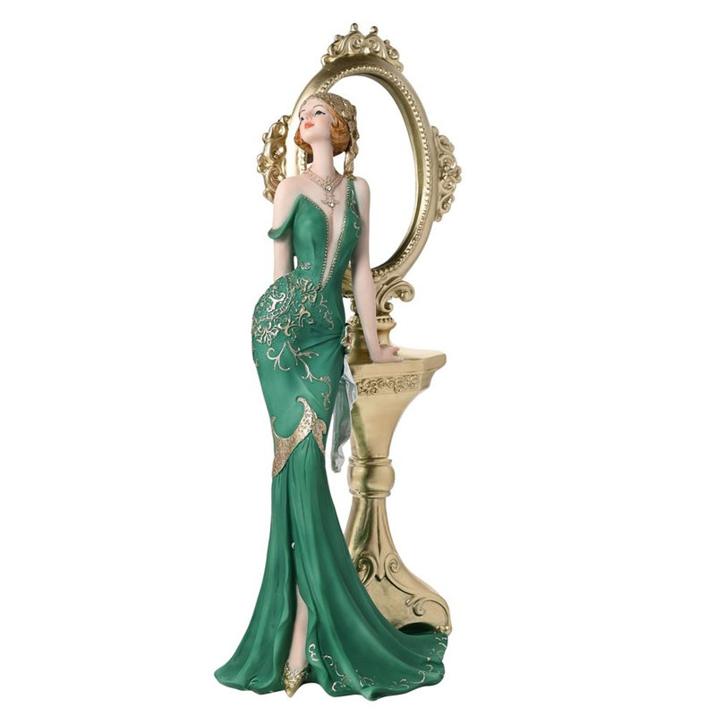 Figurines & Sculptures