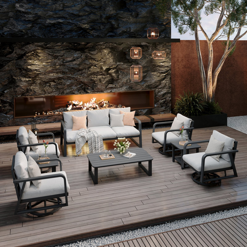 FR Un canapé trois places + quatre chaises pivotantes + une table basse + deux tables d'appoint