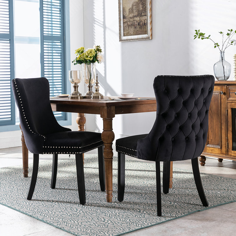 Chaise de salle à manger rembourrée à oreilles avec garniture cloutée et pieds en bois massif, ensemble de 2, Noir, Noir