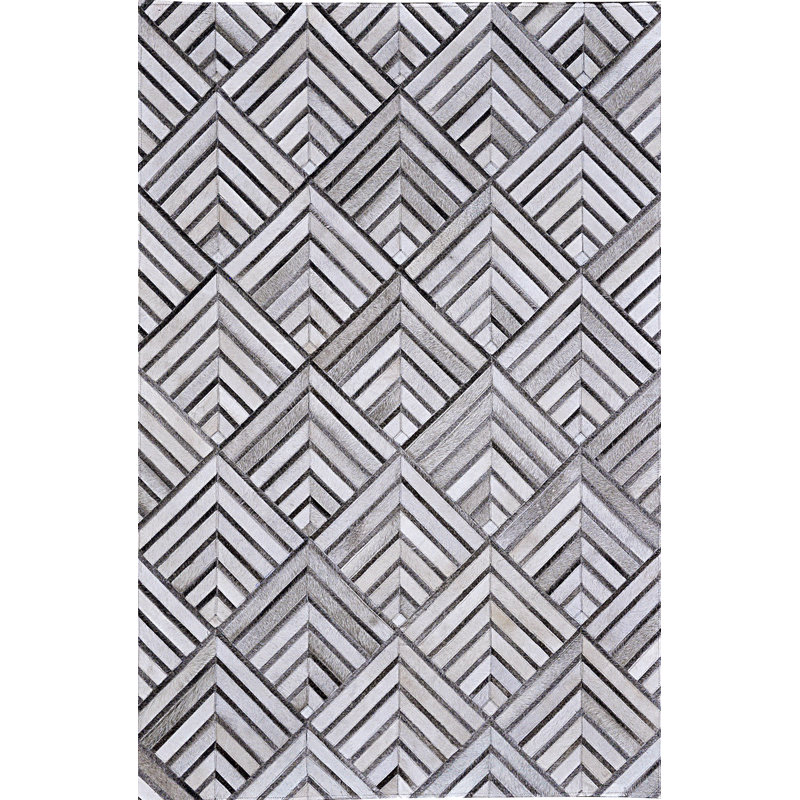 Area Cowhide Geometric Area Rug in Gray, Rectangle 4' x 6'