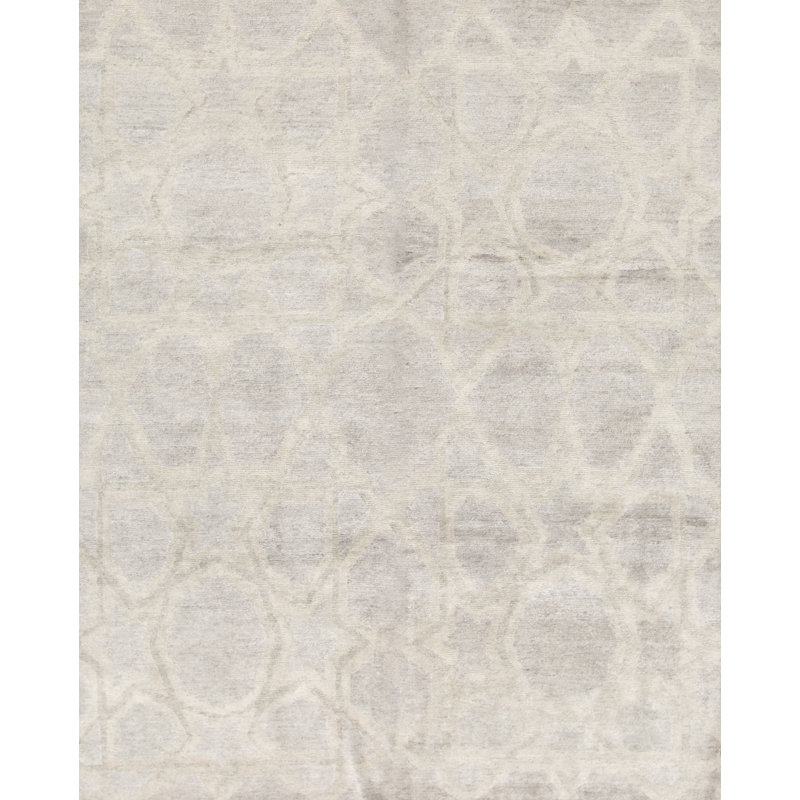 Geometric Area Rug in Light Gray/Ivory
