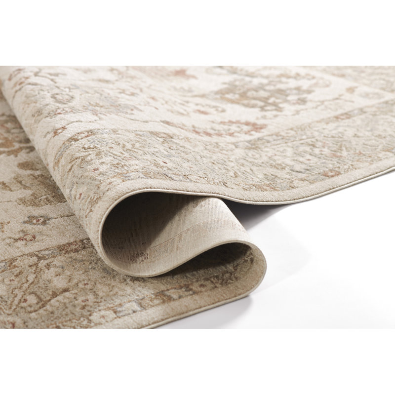 Bungalow Rose Vaniyah Traditional Oriental Polyester Area Rug, Rectangle 3'6" x 5'6"
