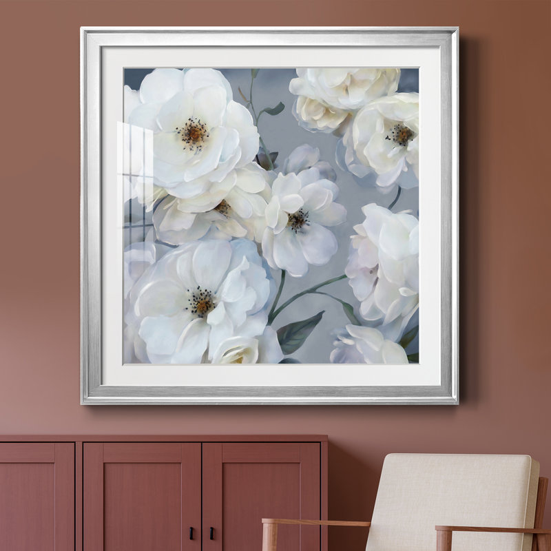 Timeless Climbing Rose - Peinture encadrée, H 26,5 po x l 26,5 po x P 1,5 po, Encadrement argenté