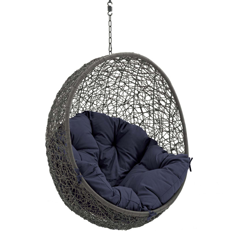 Chaise suspendue d'extérieur sans support Hide de Modway, Structure grise / coussin bleu marine