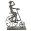 Sculpture de bicyclette en polystone avec base rectangulaire