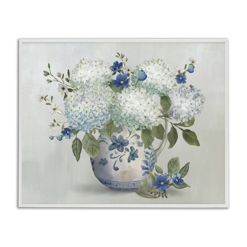 Vase d'hortensia ivoire et bleu, estampe numérique, design par Nan, Encadrement giclée blanc côtier, H 11 po x l 14 po