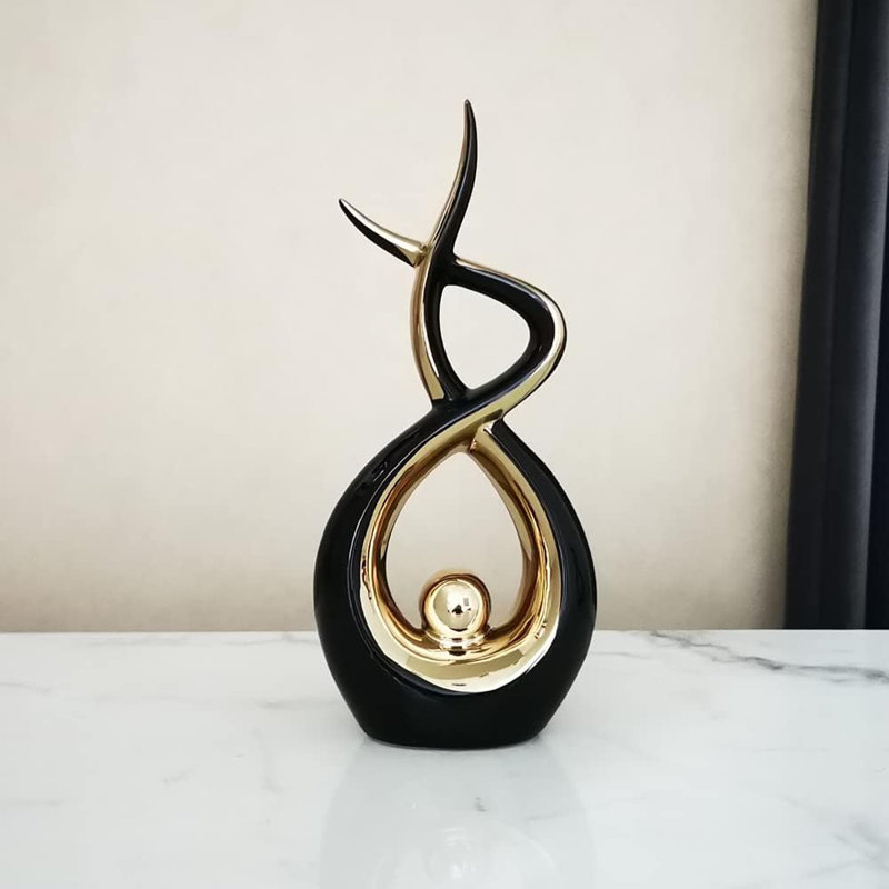Demetrianna Statue, Black/Gold