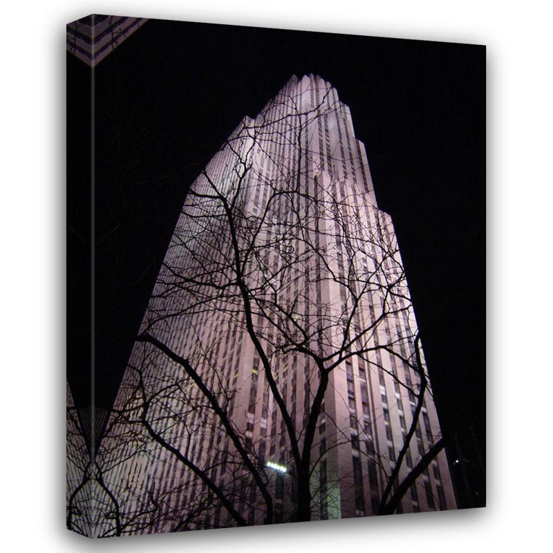 New York, GE, bâtiment de nuit, H 18 po x l 14 po