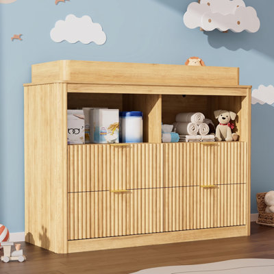 Commode à langer cannelée avec 4 tiroirs et espace de rangement ouvert, table à langer en bois démontable pour chambre d'enfant, maison