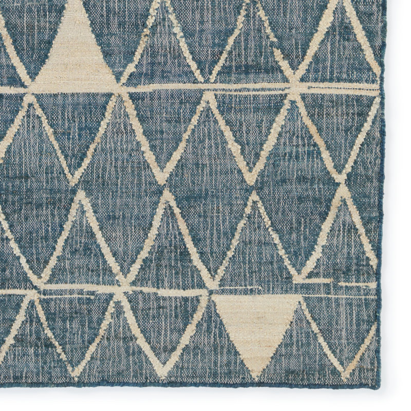 Area Rug in Navy/Beige, Rectangle 5' x 8'