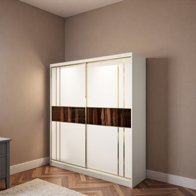 Garde-robe simple