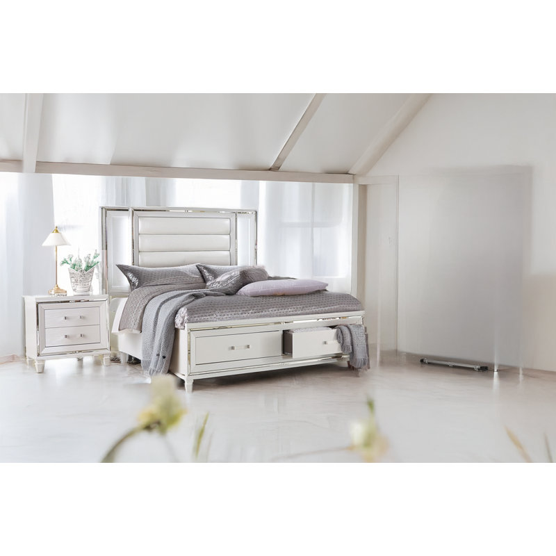 Felix Silver Grey Faux Leather Upholstered LED Storage Platform Bedroom Set, Argent, Grand