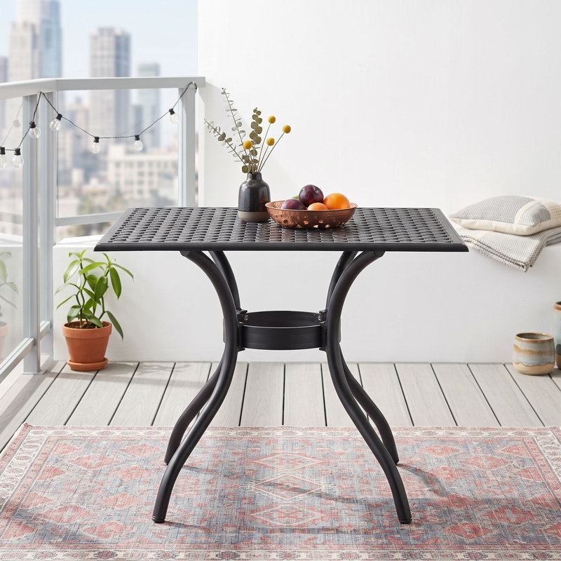 Table de salle à manger carrée