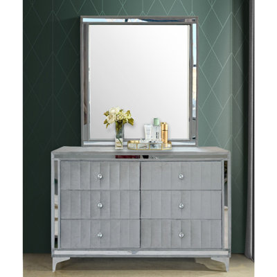47'' W 6 - Drawer Dresser