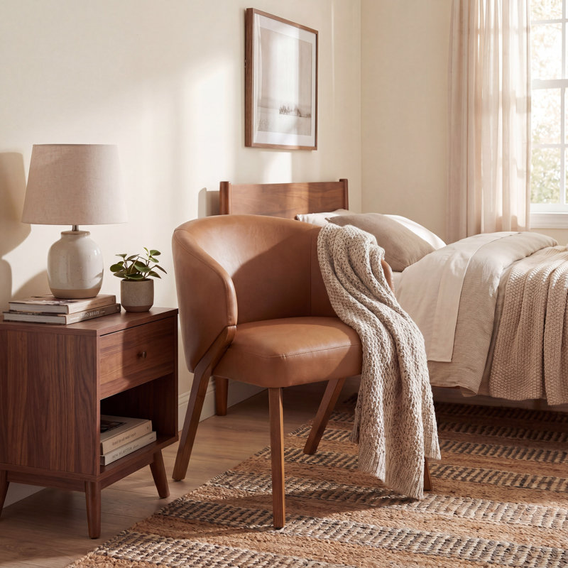 Chaise rembourrée avec pieds en bois, Similicuir brun