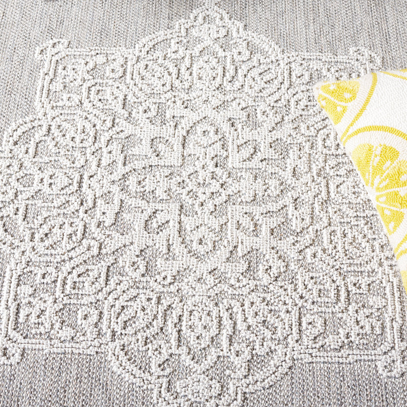 Global Performance Oriental Indoor/Outdoor Area Rug, Round 6'7"