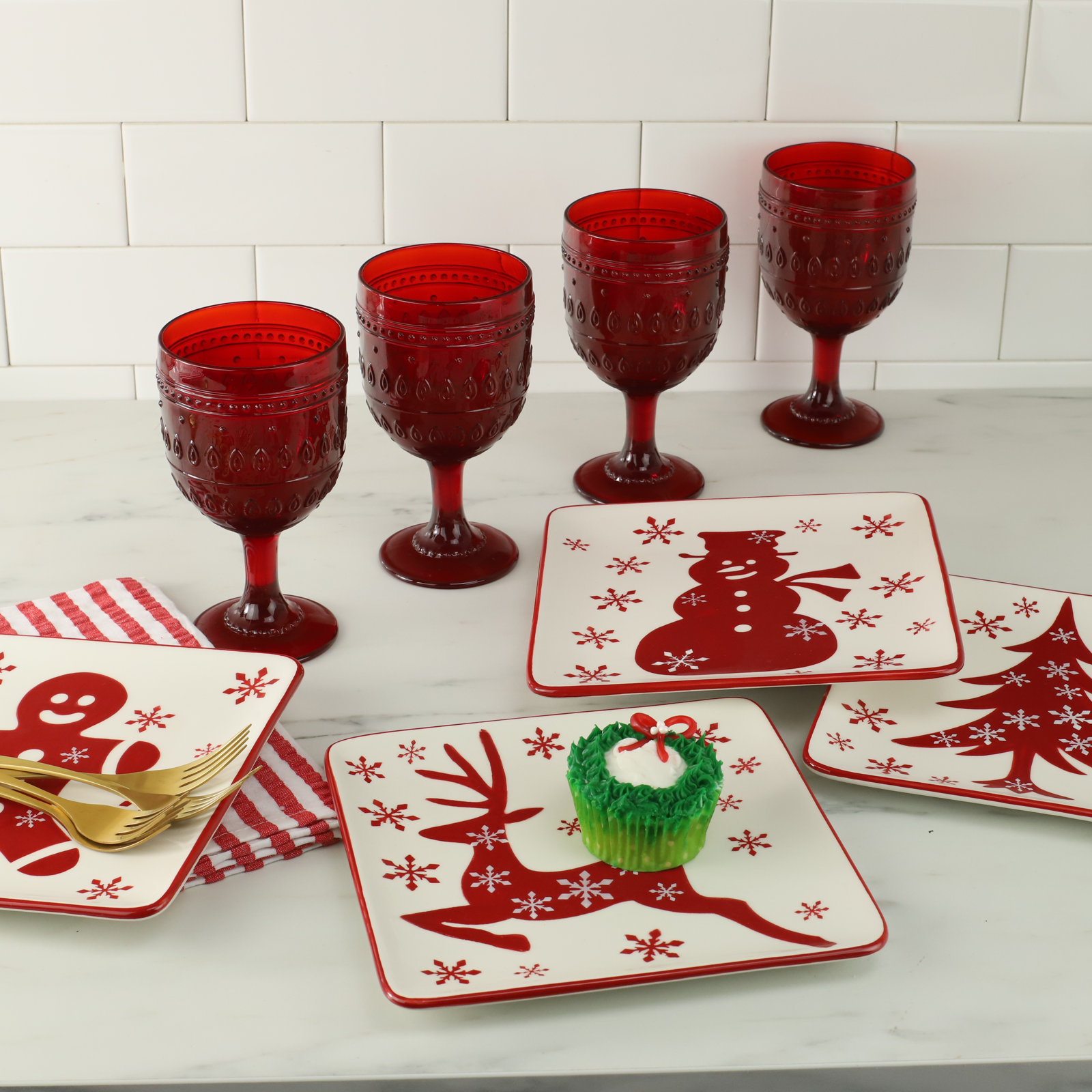 Winterfest Dessert Plates Set
