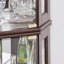 Vitrine de coin lumineuse pour présenter des objets de collection, du vin et des objets décoratifs, offrant un rangement fonctionnel et un design élégant-989363988
