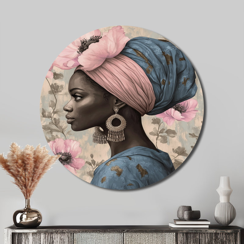 Muse couronnée de fleurs II - Décoration murale ronde pour femme à la mode, impression sur métal, H 23 po x l 23 po