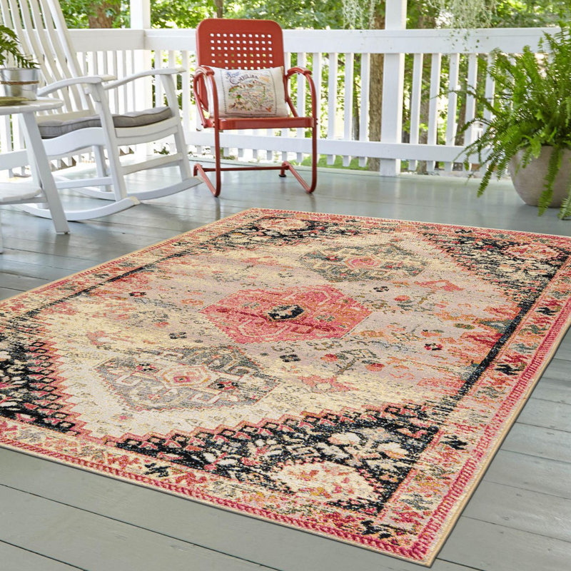 Indoor/Outdoor Traditional Area Rug, Rectangle 5'1" x 8'