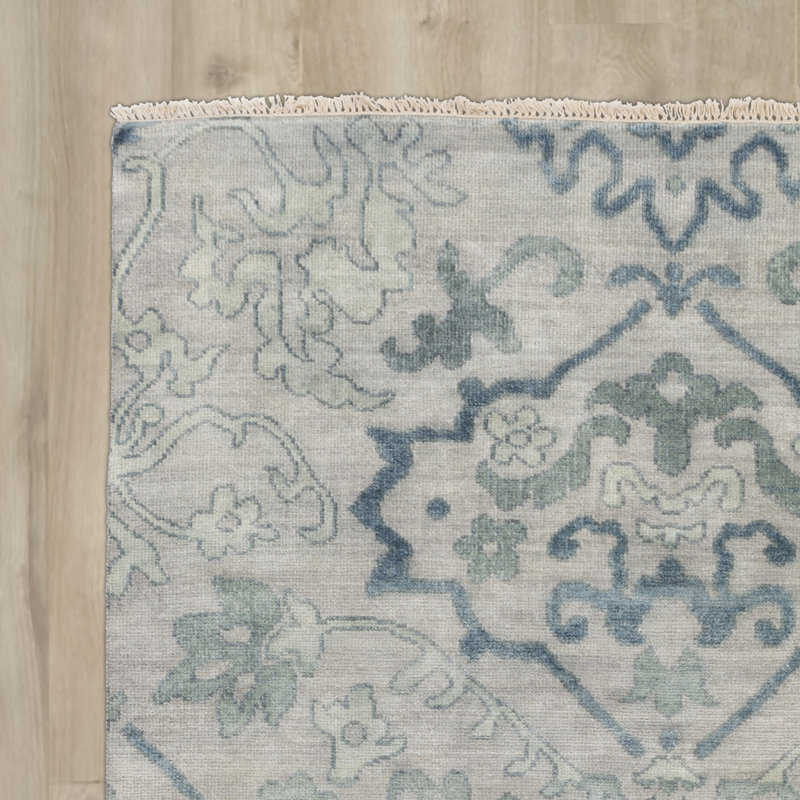 Hillcrest Hand Knotted Wool Damask Area Rug, Round 8'