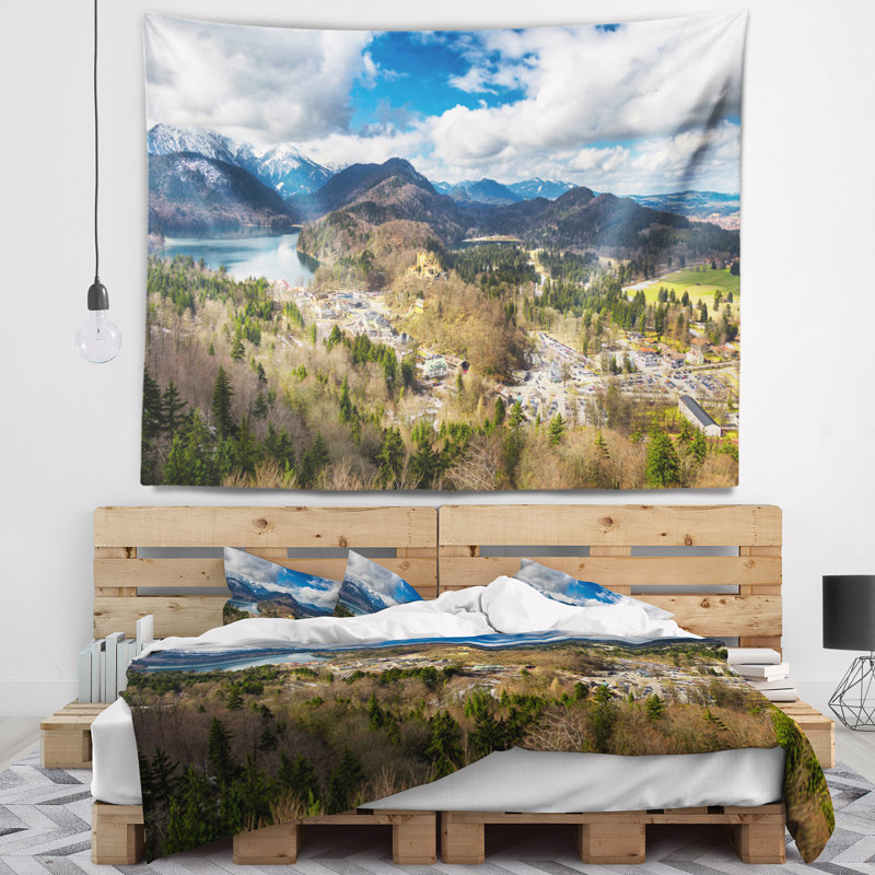 Tapisserie en polyester et lacs avec accessoires suspendus inclus, H 32 po x l 39 po