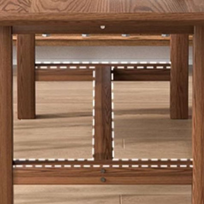 Table en bois massif avec des coins arrondis simples