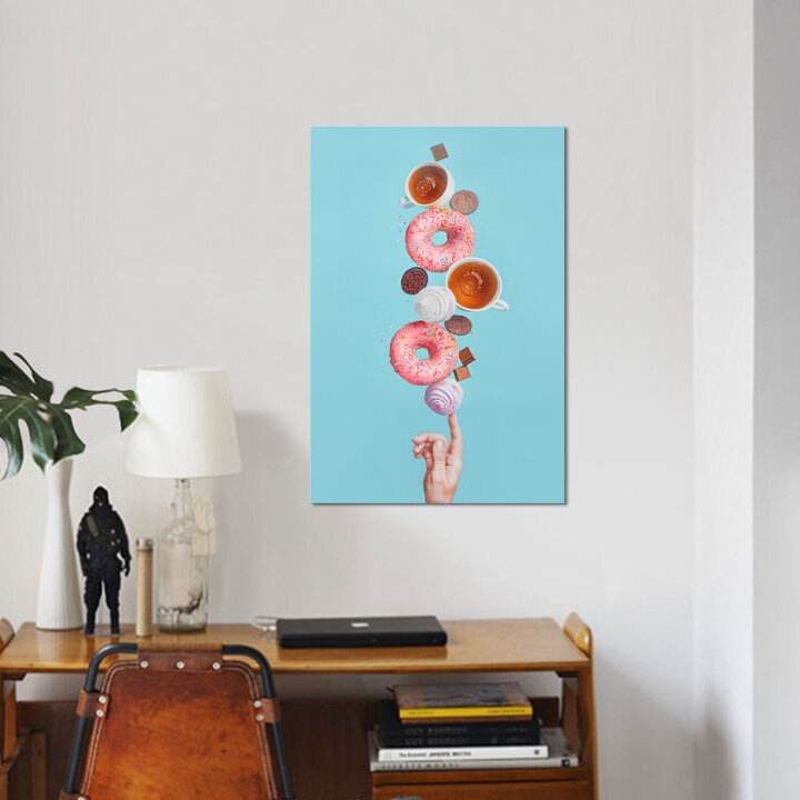 «Weekend Donuts» par Dina Belenko, reproduction sur toile tendue sur châssis, H 40 po x l 26 po x P 1,5 po, Toile tendue