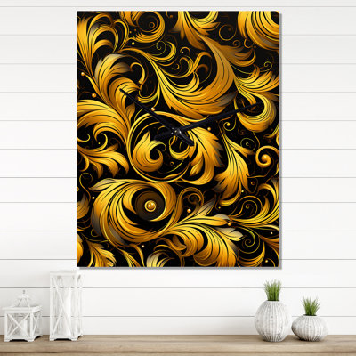 Horloge murale en or