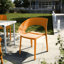 Chaises simples en polypropylène orange tropical (lot de 4) pour aires de repas, résistantes aux intempéries, pieds antidérapants pour une utilisation extérieure.