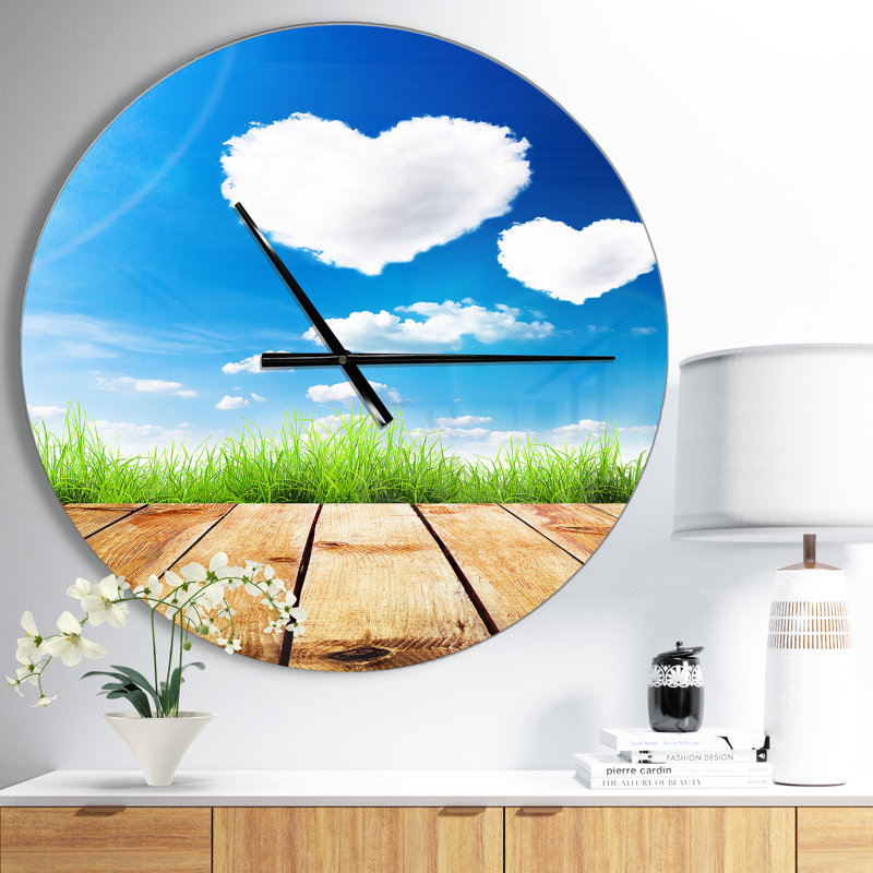 Horloge murale Swigart Farmhouse Designart Cloud Hearts on Sky, Moyen