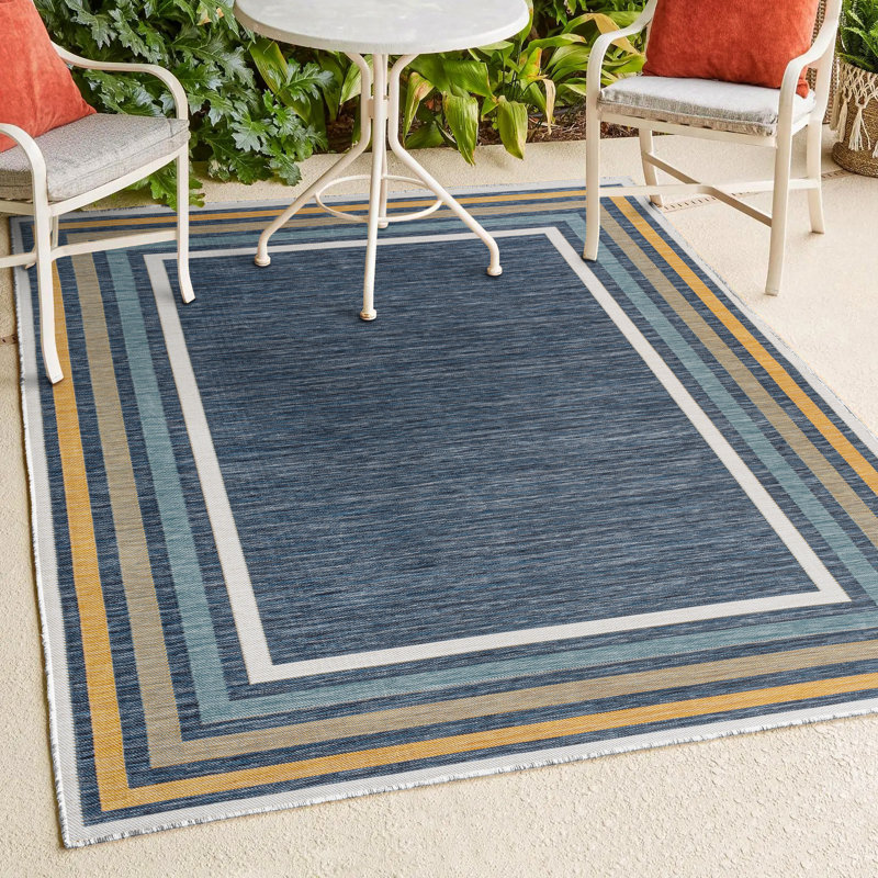 Tapis d'intérieur / extérieur crème / bleu marine Vandervliet, Rectangle 3 pi 11 po x 6 pi