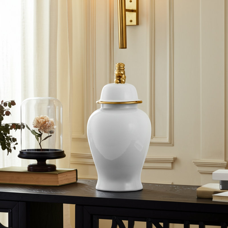 Grand bocal en céramique avec couvercle décoratif Ellport Sophistiqué, H 18 po x l 10 po x P 10 po, Blanc / Doré