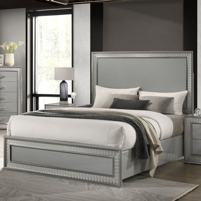 Minardi Platform Bed