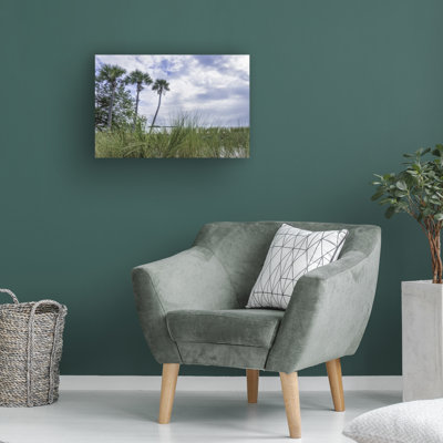 Art mural sur toile tendue - "Sea Oats to Palms" de Mary Lou Johnson pour décoration de salon, de chambre à coucher ou de bureau - 22 x 32