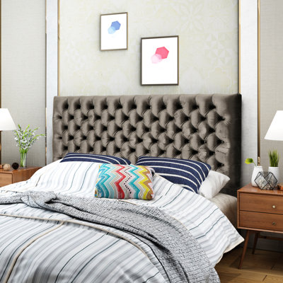Tête de lit entièrement rembourrée en velours gris pour chambre à coucher, réglable et élégante avec un design rectangulaire, ajoutant une touche de classe