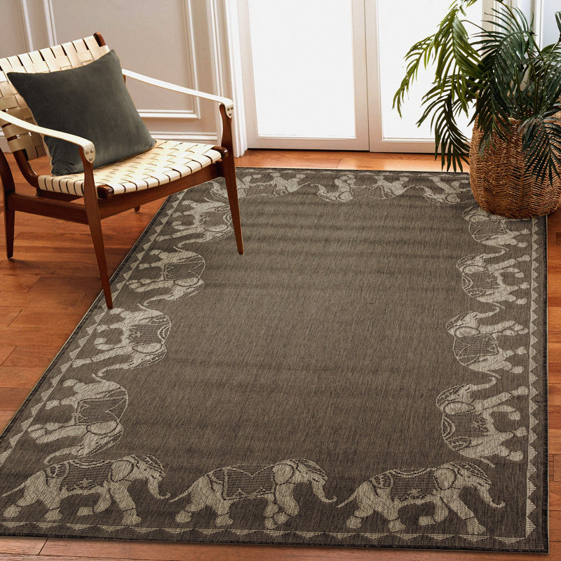 Tapis intérieur / extérieur Humberto Marching Elephants, Rectangle 4 pi 10 po x 7 pi 6 po