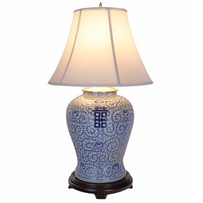 Lampe en porcelaine de Chine peinte à la main bleue et blanche avec interrupteur à 3 voies, abat-jour en tissu et support