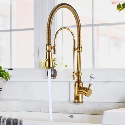Solid Brass Single Handle Deck Mounted Pull Down Kitchen Sink Faucet with 360° Rotation Spout