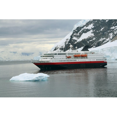 Bateau de croisière à l'ancre - photographie sur toile tendue
