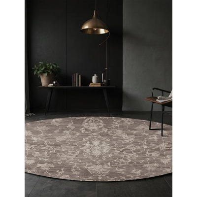 Tapis gris soyeux et moelleux